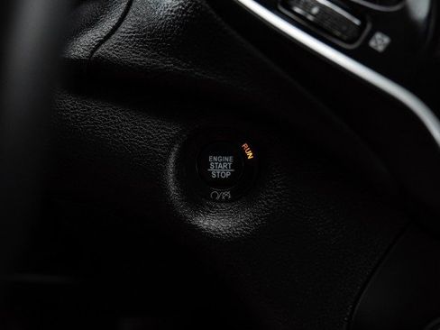 Used 2019 Jeep Cherokee Limited image 19