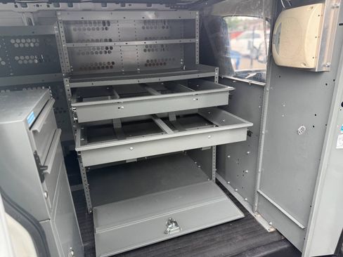 Used 2013 Chevrolet Express 2500 RWD image 8