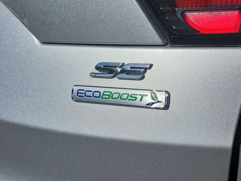 Used 2017 Ford Escape SE w/ Equipment Group 201A image 10