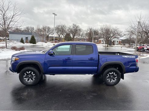 Used 2023 Toyota Tacoma TRD Off-Road image 17