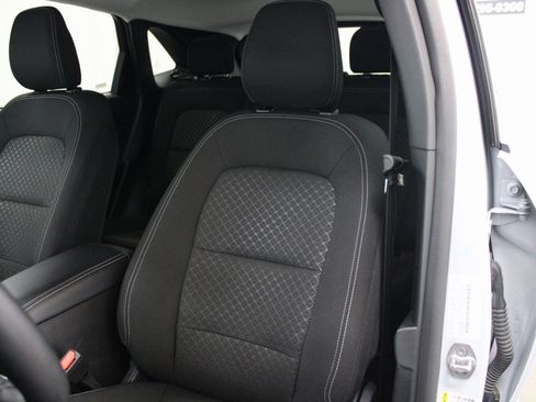 Used 2025 Ford Escape Active image 16