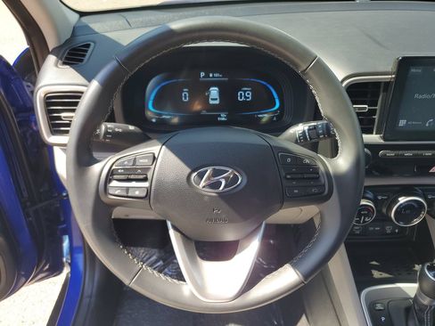 Used 2026 Hyundai Venue SEL FWD image 19
