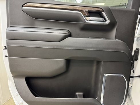 Used 2024 GMC Sierra 1500 Elevation image 16