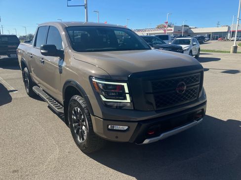 Used 2024 Nissan Titan PRO-4X w/ Pro-4x Convenience Package image 1