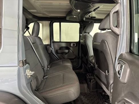 Used 2025 Jeep Wrangler Unlimited Rubicon AWD/4WD image 5