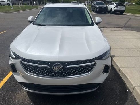 Used 2023 Buick Envision Avenir AWD/4WD image 3