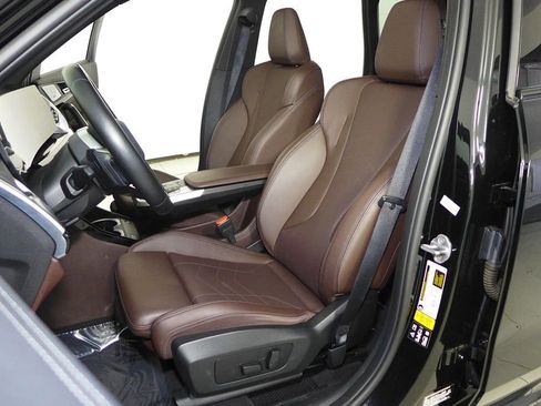 Used 2023 BMW X1 xDrive28i w/ Premium Package image 22