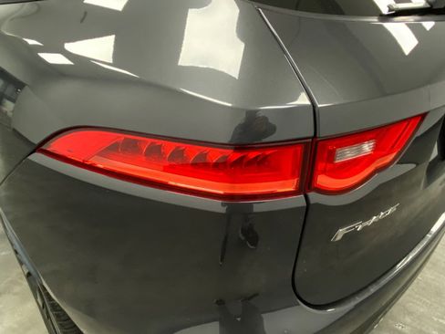 Used 2019 Jaguar F-PACE S image 13