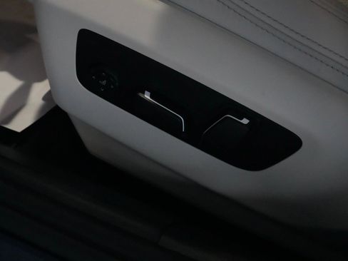 New 2026 BMW 530i xDrive 530i xDrive w/ Premium Package image 22