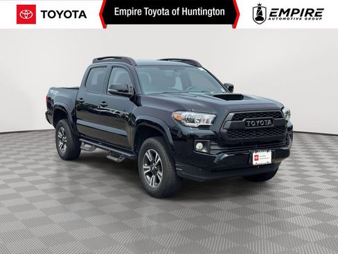 Used 2017 Toyota Tacoma TRD Sport w/ Tow Package (A/T) AWD/4WD image 1