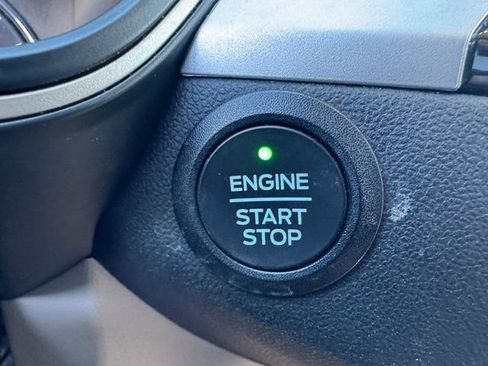 Used 2022 Ford Escape SEL FWD image 32