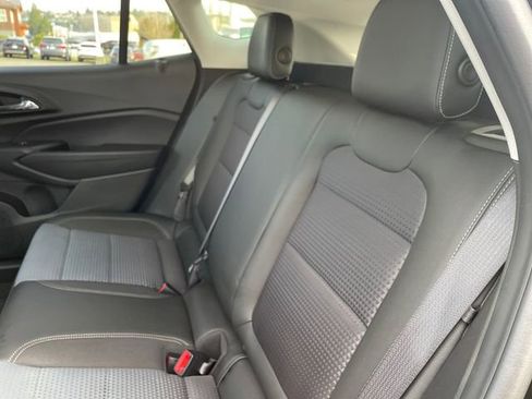 Used 2025 Chevrolet Trax LT w/ LT Convenience Package image 30