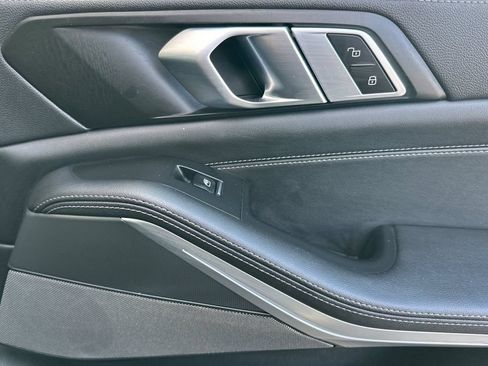 Used 2023 BMW X5 sDrive40i w/ M Sport Package RWD image 19