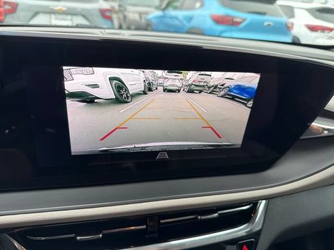 Certified 2025 Buick Envista Preferred FWD image 21
