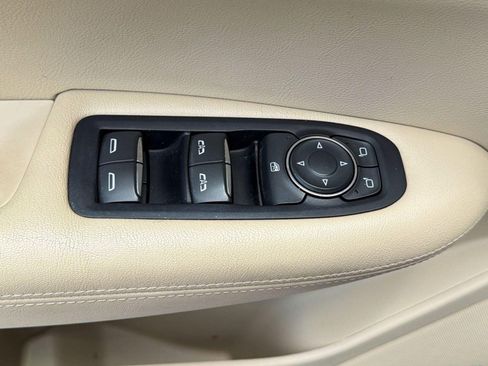Used 2019 Cadillac XT5 FWD image 19