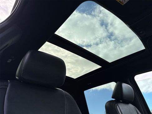 Certified 2022 Ford F350 Lariat w/ Lariat Ultimate Package image 17