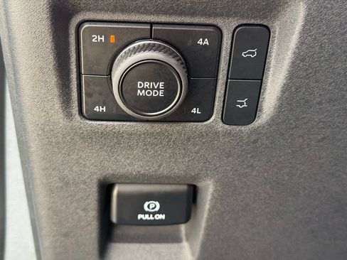 Used 2025 Ford Expedition Active AWD/4WD image 35