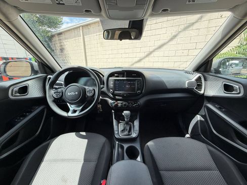 Used 2023 Kia Soul LX w/ Option Group 015 FWD image 31