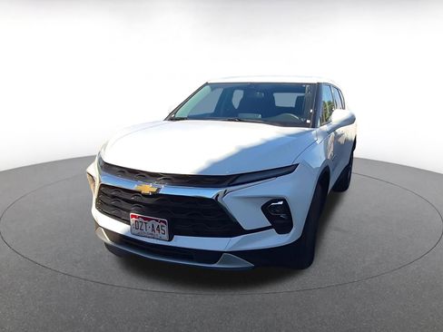 Used 2025 Chevrolet Blazer LT image 3