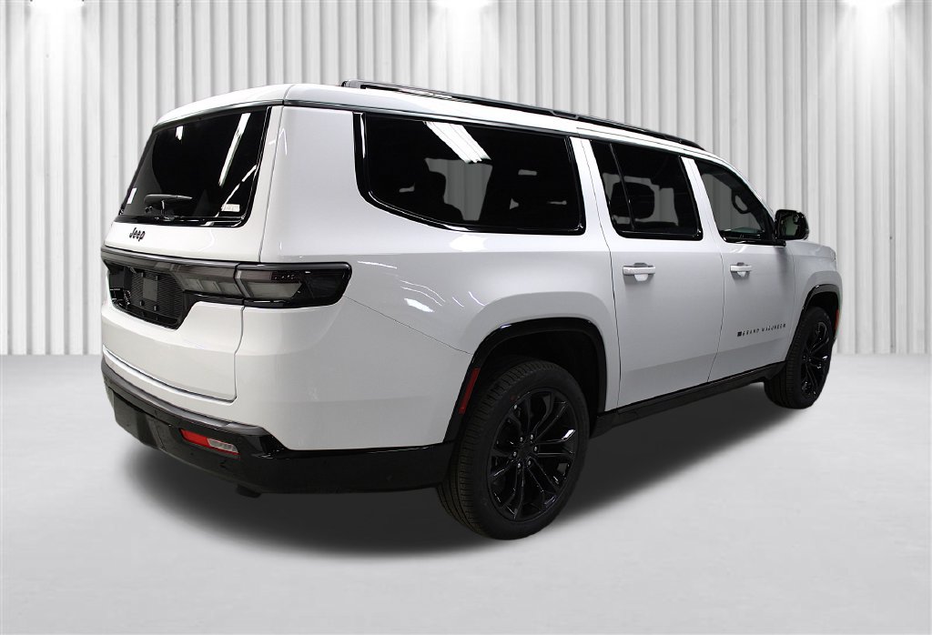 New 2026 Jeep Grand Wagoneer L Summit w/ Premium Group III AWD/4WD image 3