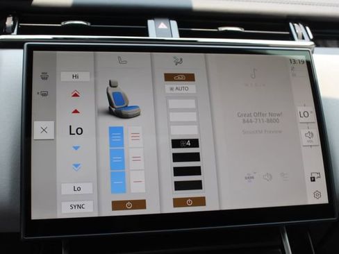 New 2026 Land Rover Range Rover Velar Dynamic SE image 17