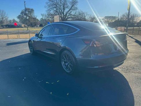 Used 2018 Tesla Model 3 Long Range image 2