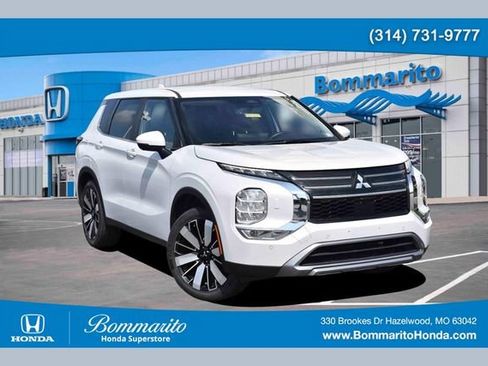 Used 2025 Mitsubishi Outlander SE AWD/4WD image 1