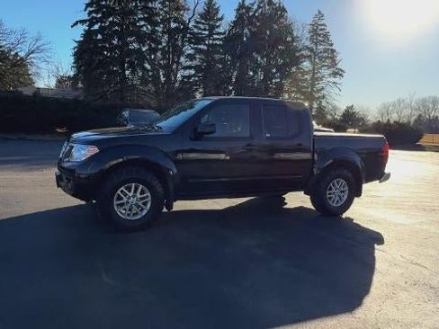 Used 2019 Nissan Frontier SV image 4