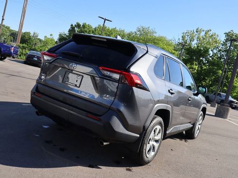 Used 2021 Toyota RAV4 LE AWD/4WD image 7