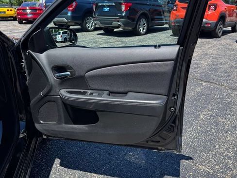 Used 2013 Dodge Avenger SXT w/ Blacktop Pkg FWD image 19