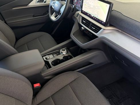 New 2026 Ford Explorer Active RWD image 18