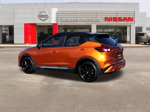 Used 2023 Nissan Kicks SR w/ SR Premium Package image 5