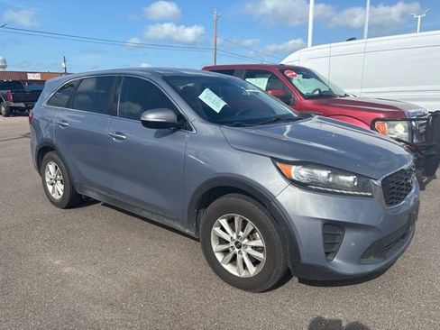 Used 2019 Kia Sorento L FWD image 11