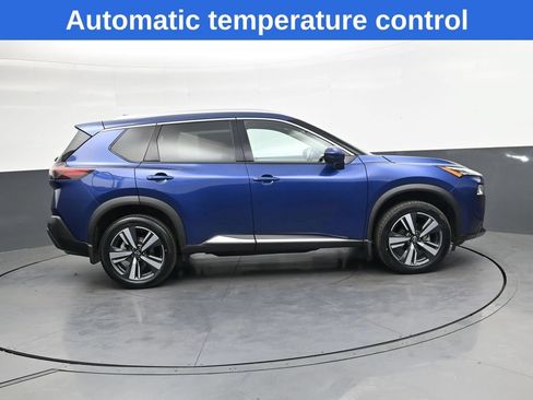 Used 2023 Nissan Rogue SL FWD image 3