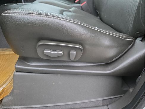 Used 2021 Nissan Frontier PRO-4X w/ Pro-4x Utility Package image 11