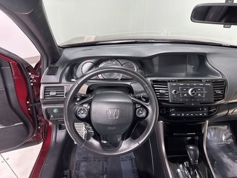Used 2017 Honda Accord Sport image 10