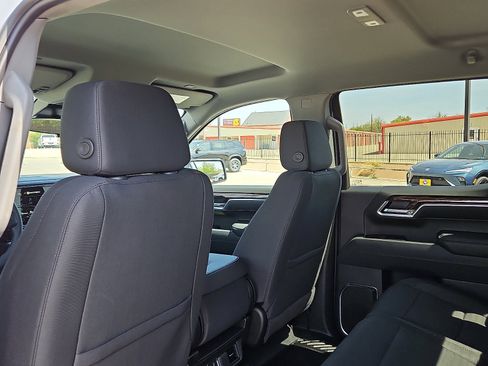 New 2026 GMC Sierra 1500 Elevation image 9