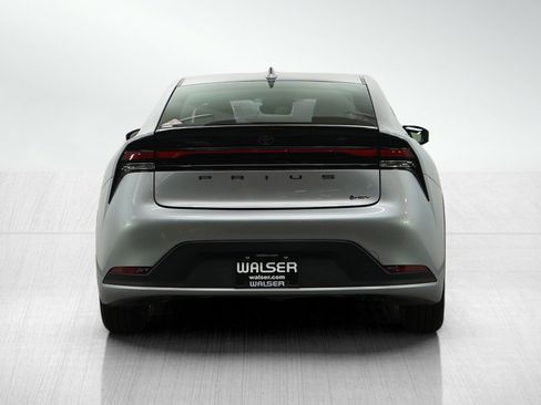 Used 2025 Toyota Prius LE image 4