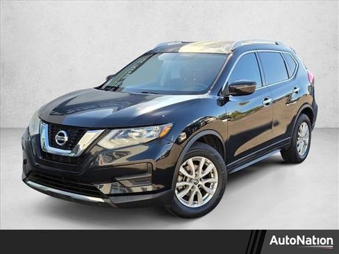 Used 2017 Nissan Rogue SV image 1