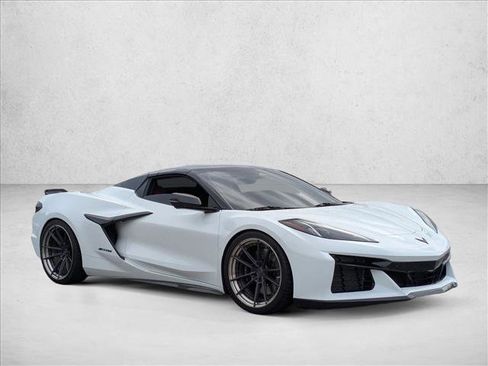 Used 2024 Chevrolet Corvette Z06 image 3