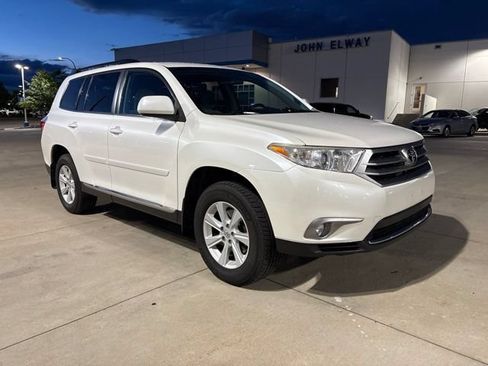 Used 2013 Toyota Highlander Plus AWD/4WD image 3