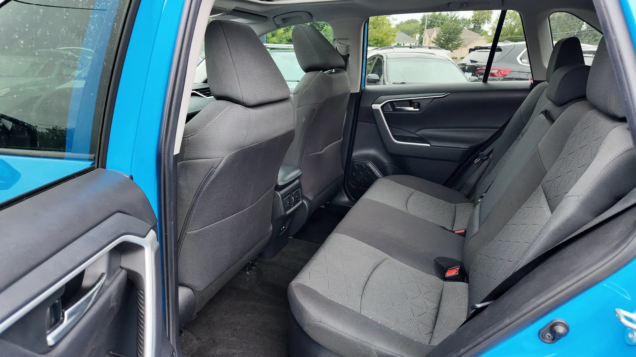 Used 2021 Toyota RAV4 XLE w/ Convenience Package AWD/4WD image 19