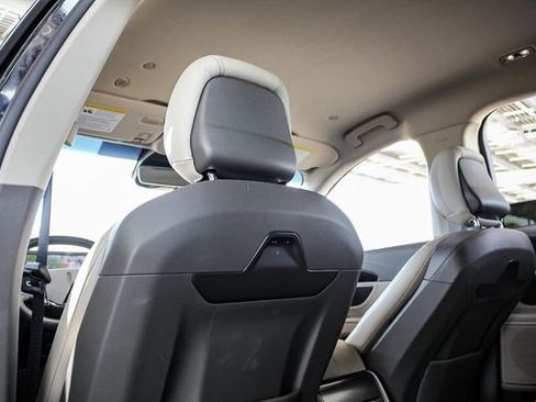 Used 2024 Lincoln Nautilus Reserve image 32