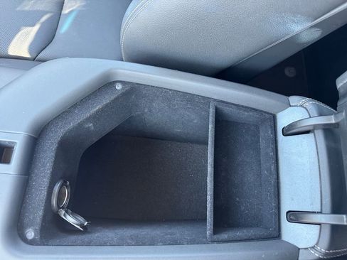 Used 2025 Genesis GV70 2.5T image 25