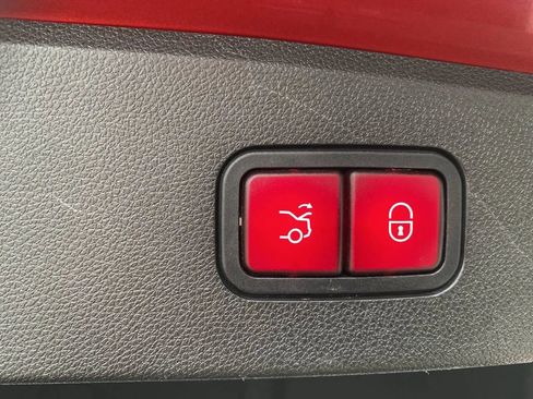 Used 2014 Mercedes-Benz E 350 4MATIC Sedan image 7