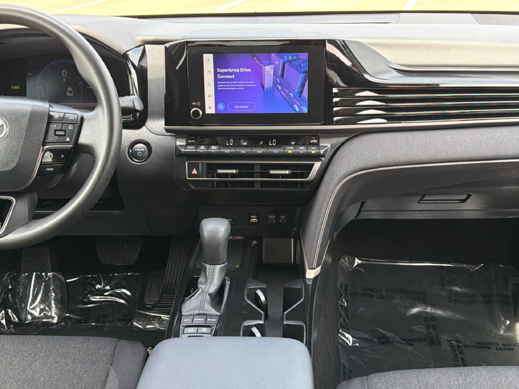 Used 2025 Toyota Camry LE w/ Convenience Package FWD image 13