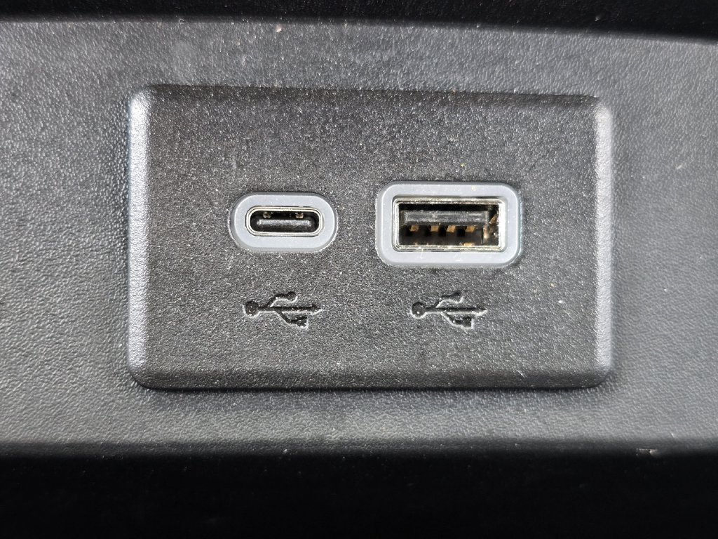 Used 2025 Chevrolet Tahoe Z71 AWD/4WD image 28