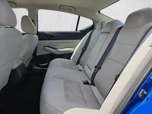 Used 2025 Nissan Altima 2.5 SV FWD image 17
