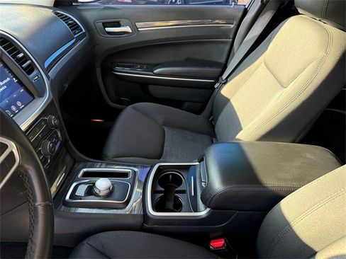 Used 2020 Chrysler 300 Touring w/ Sport Appearance Package image 11