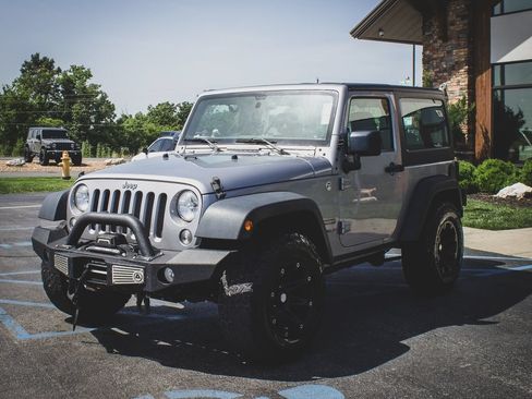 Used 2015 Jeep Wrangler Sport w/ Connectivity Group AWD/4WD image 5